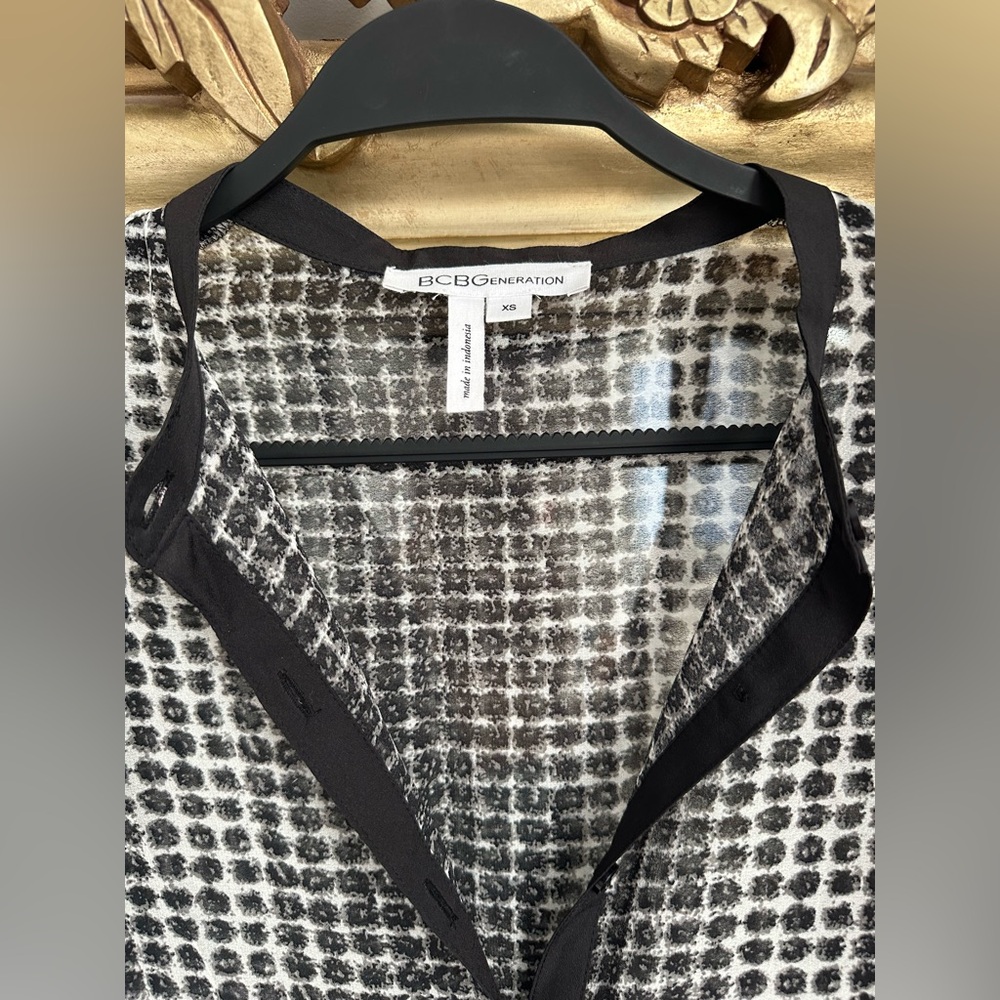 Bcbg‎ generation blouse - Picture 2 of 4